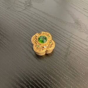 Vintage Clover Trinket Box | Green Gem Center | Ornate Filigree Jewelry Box